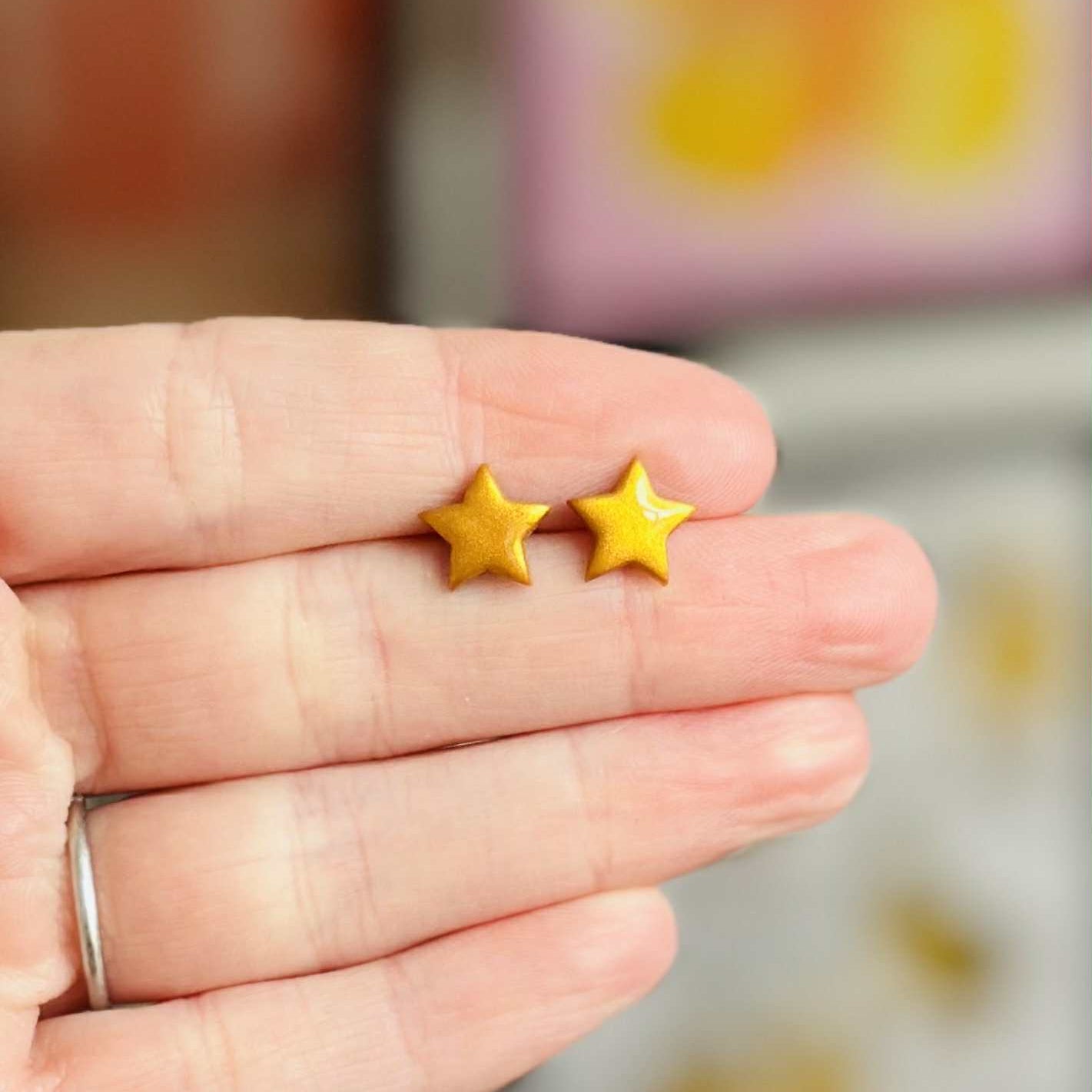 Tiny Gold Star Stud