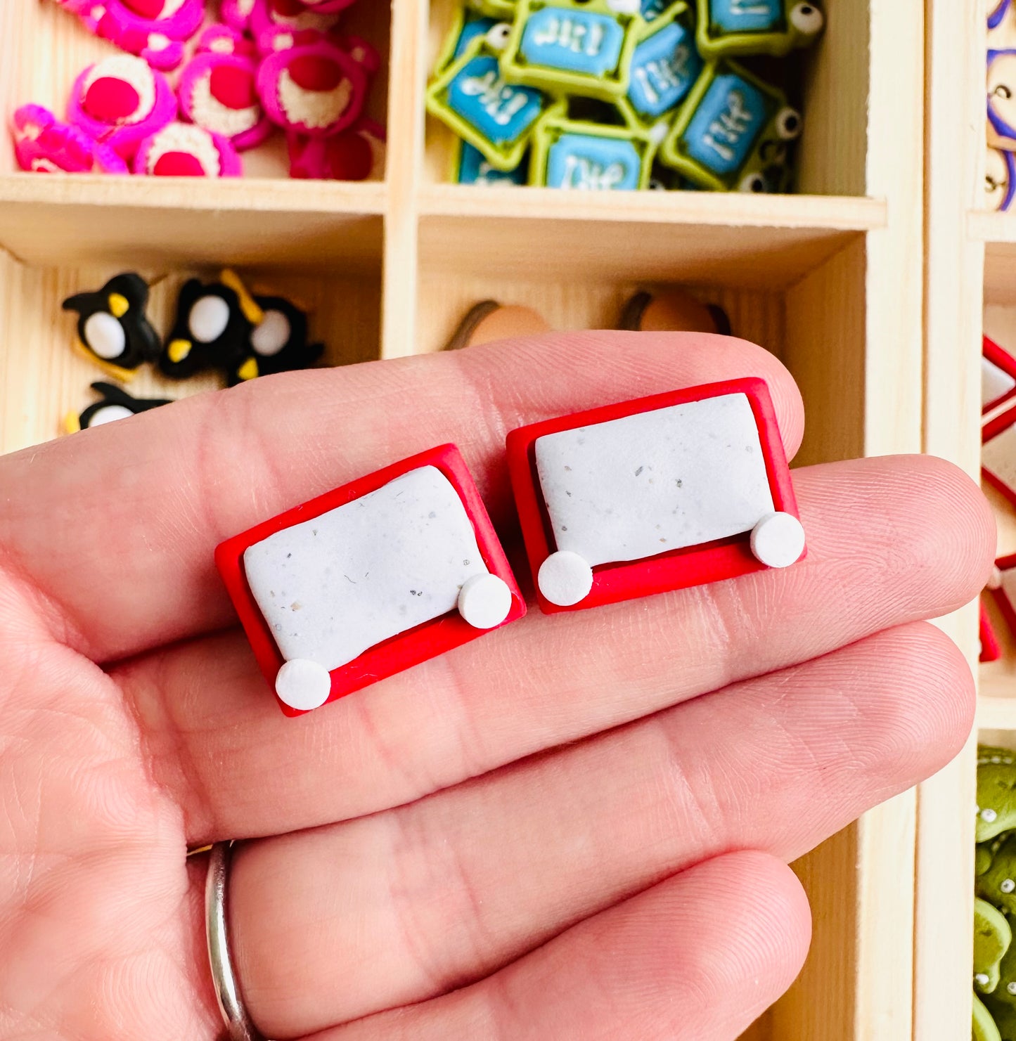 Etch a Sketch Studs