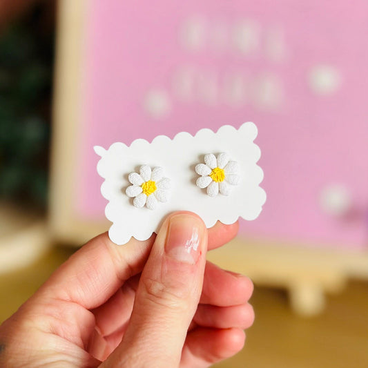 Sweet Daisy Studs